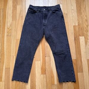 Levi’s washed black cropped scallop hem jeans